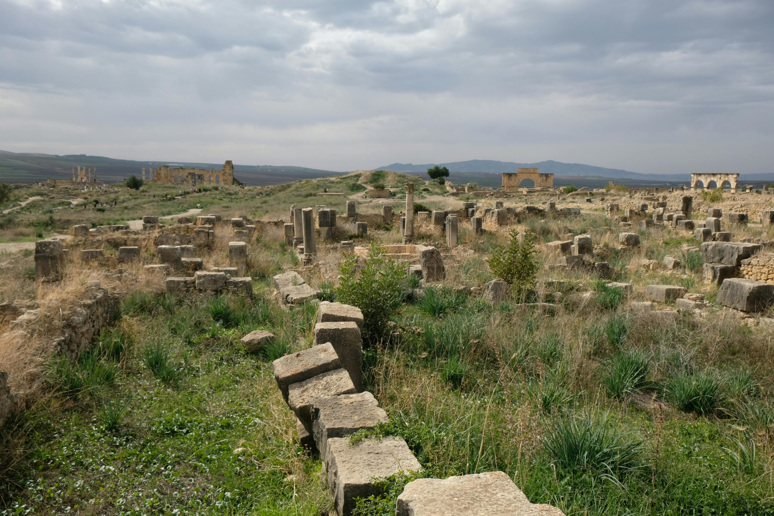 Exploring Ancient Ruins Through Guided Vacation Itineraries