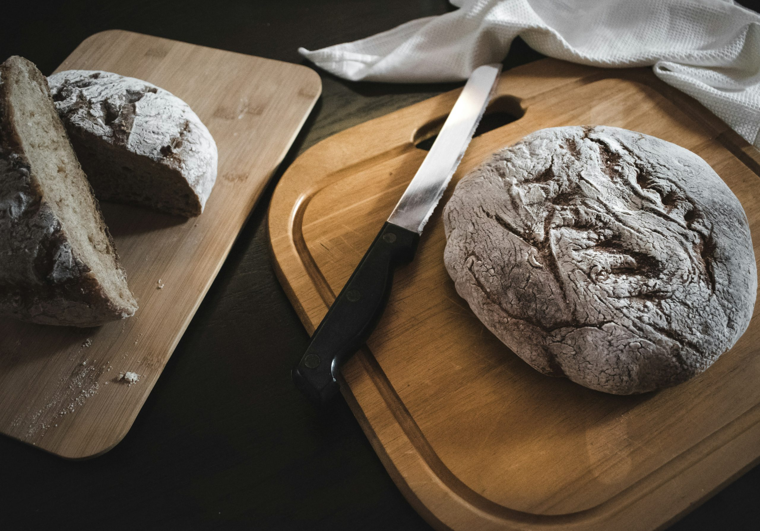 How to Bake Artisan Loaves Like Professional Bakers